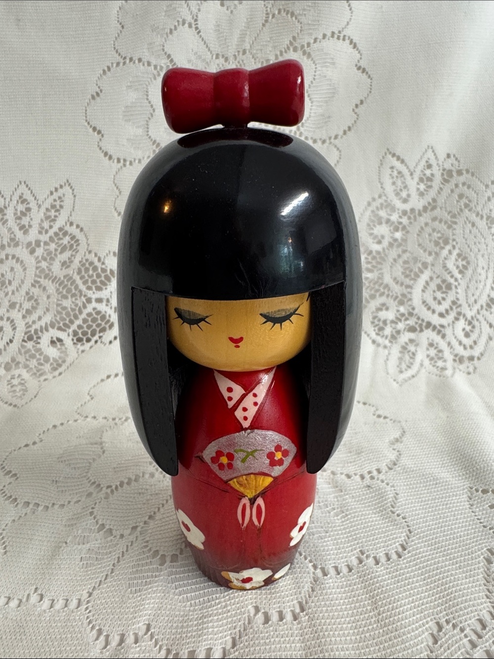 Vintage Handcrafted Red Kokeshi Wooden Mai Doll.Adorable.Made in Japan